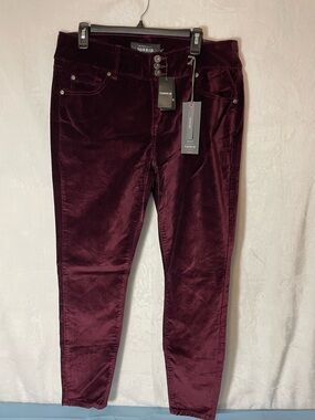 Torrid Burgundy Velvet High-Rise Burgundy wine color Skinny Pants